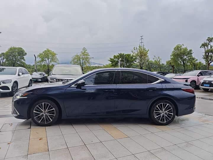 Lexus ES, 2024 — фото 3 из 9