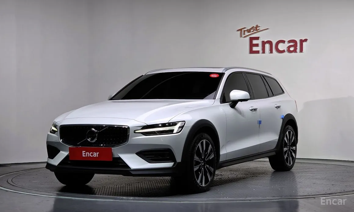 Volvo V60, 2022 — купить в Тамбове под ключ