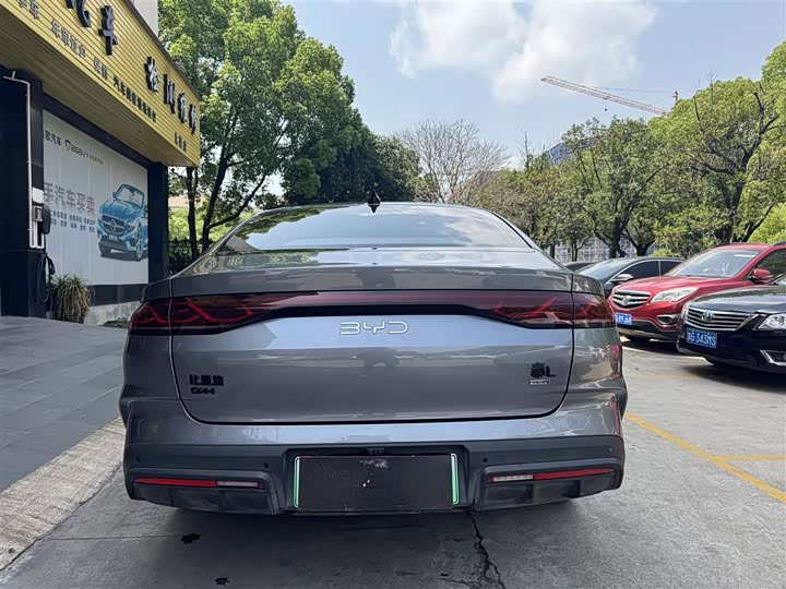 BYD Qin L, 2024 — фото 7 из 12