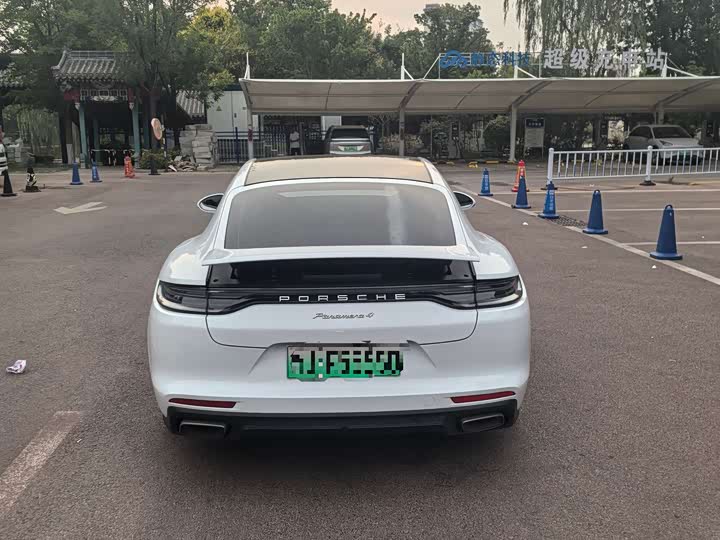 Porsche Panamera Hybrid, 2021 — фото 8 из 9