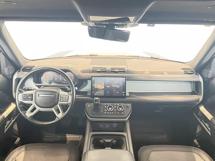 Land Rover Defender, 2023 — фото 8 из 9
