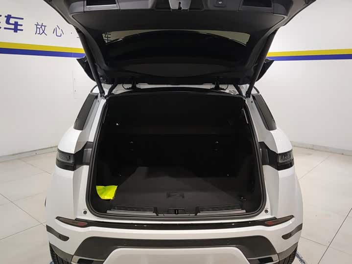 Land Rover Range Rover Evoque L, 2023 — фото 4 из 9