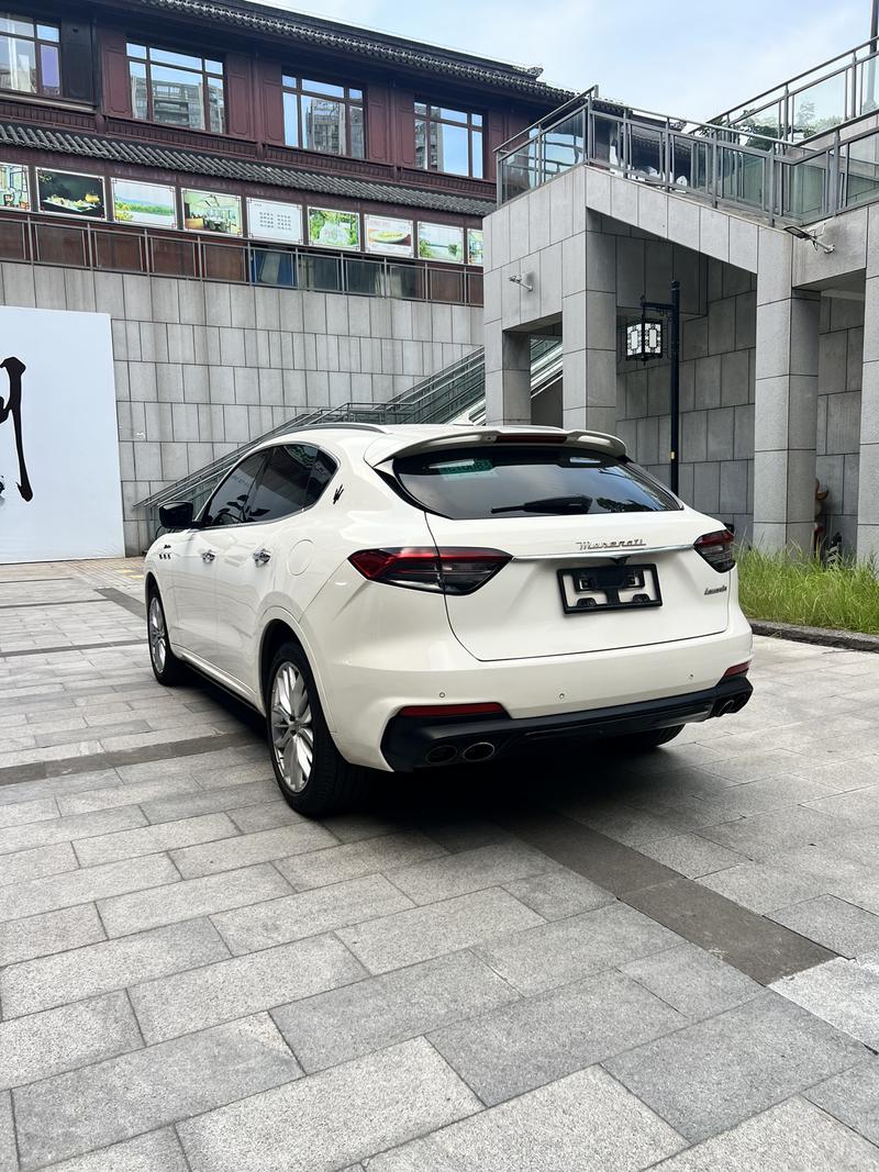 Maserati Levante, 2021 — фото 4 из 12