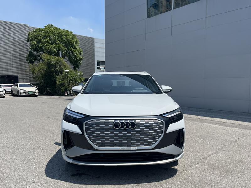 Audi Q4 e-tron, 2024 — фото 2 из 12