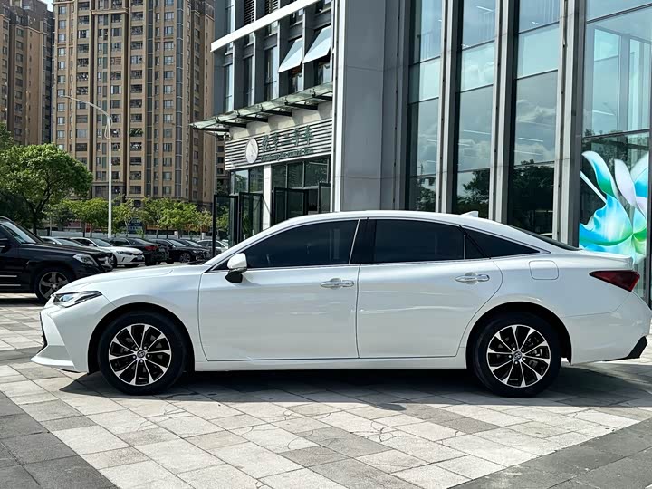 Toyota Avalon, 2023 — фото 3 из 9