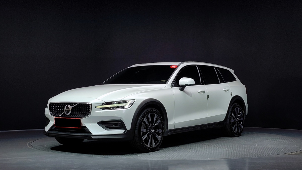 Volvo V60, 2022 — купить в Ижевске под ключ
