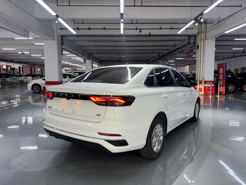 Geely Emgrand, 2025 — фото 6 из 12