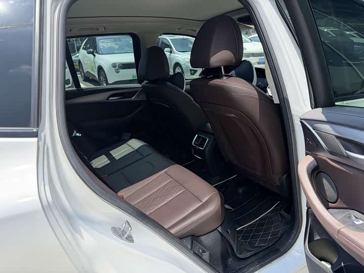 BMW iX3, 2021 — фото 5 из 9