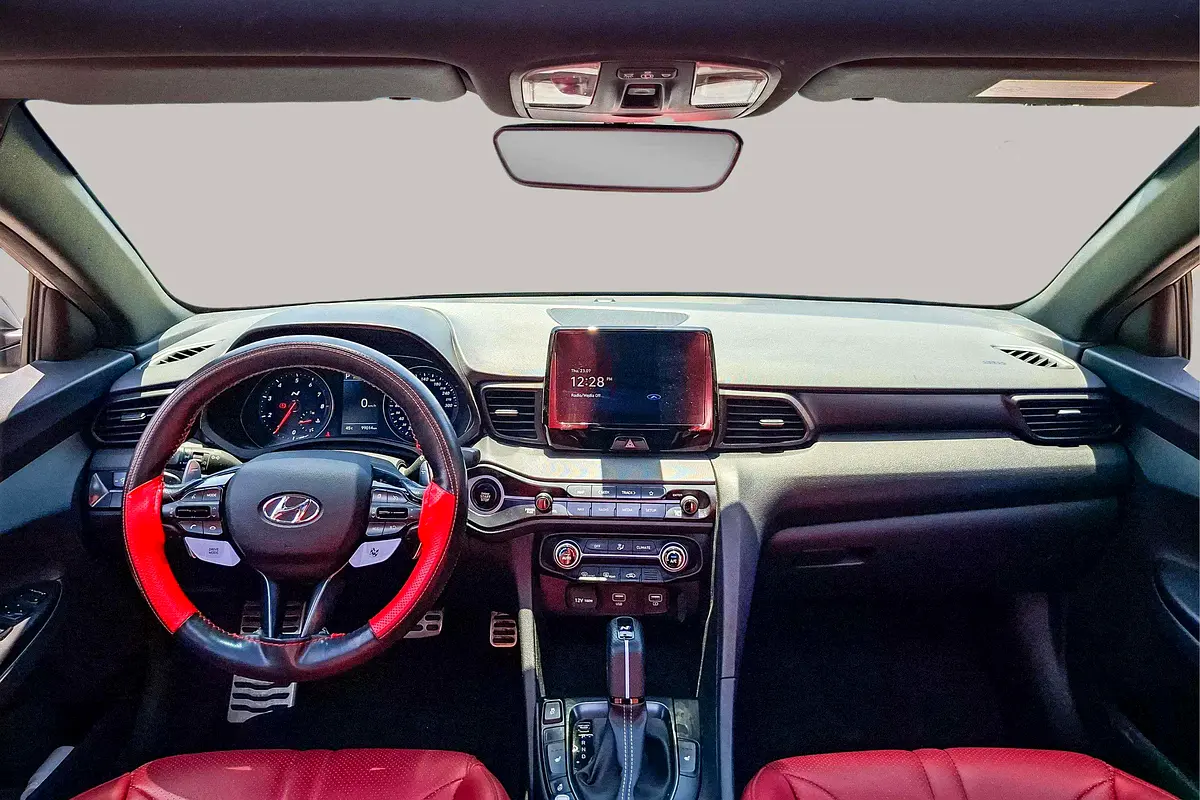 Hyundai Veloster, 2023 — фото 9 из 10