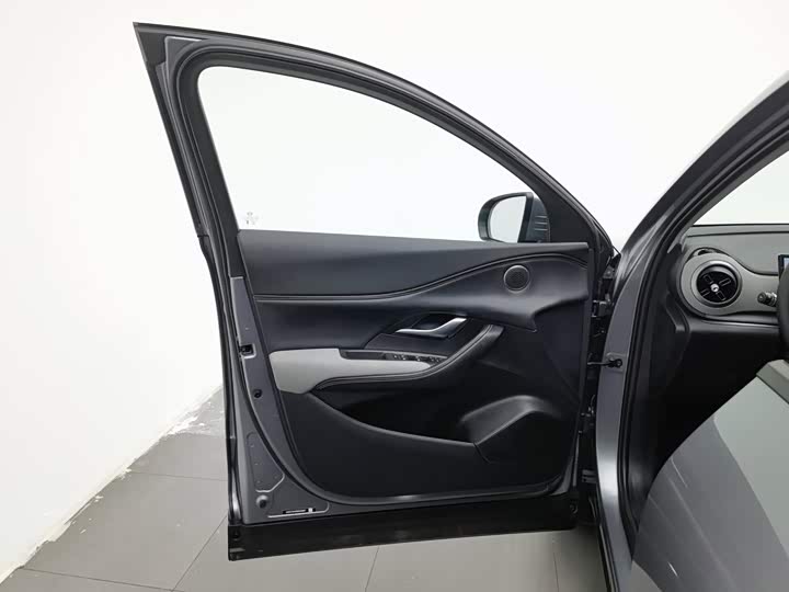BYD Sea Lion 05 DM-i Hybrid, 2025 — фото 8 из 9