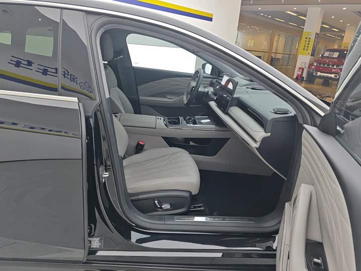 Geely Galaxy Starshine 8 EM-i, 2025 — фото 8 из 9