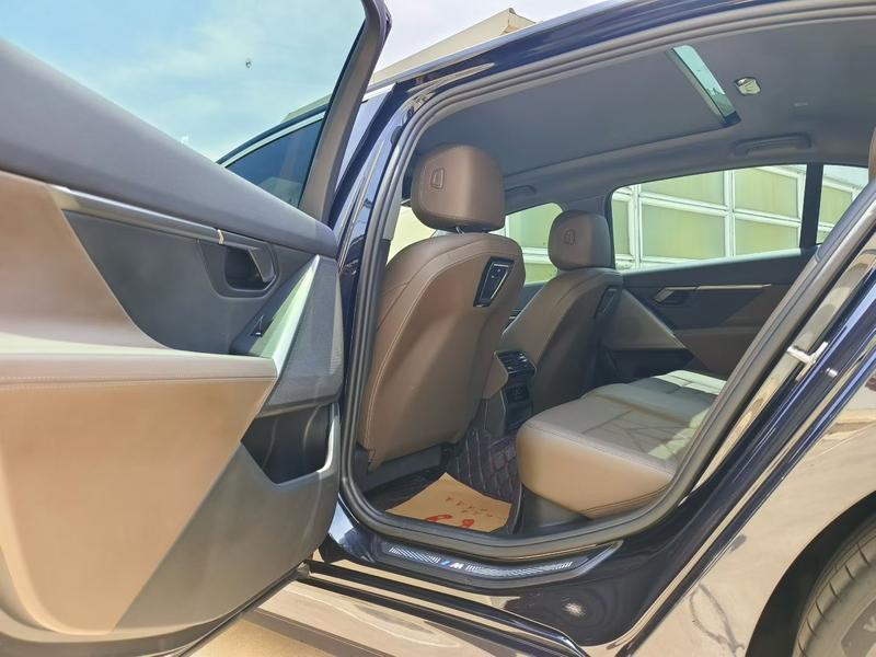 BMW i5, 2024 — фото 7 из 9