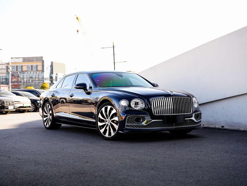 Bentley Flying Spur, 2021 — фото 3 из 12