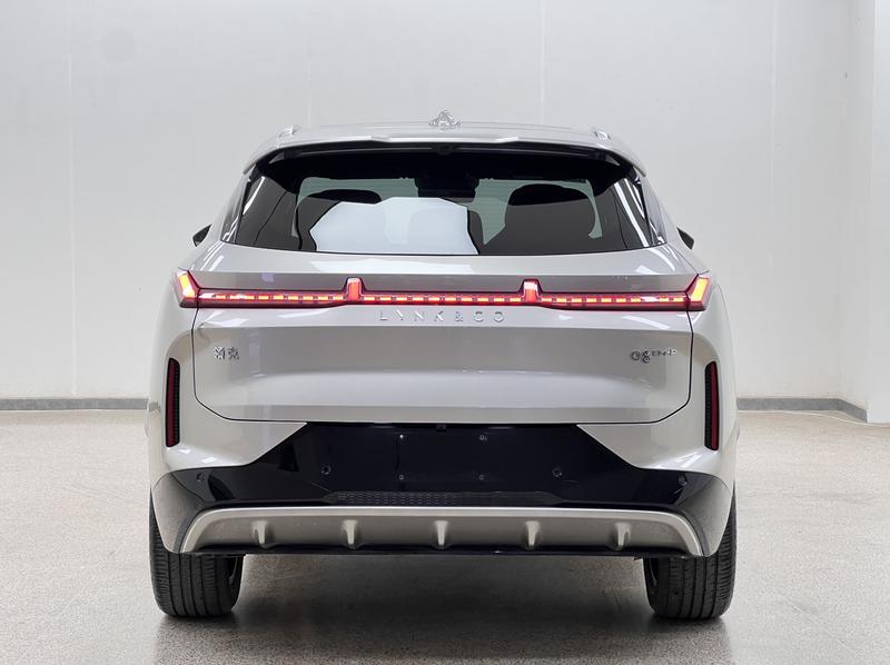 Lynk & Co 08 EM-P Hybrid, 2024 — фото 6 из 12