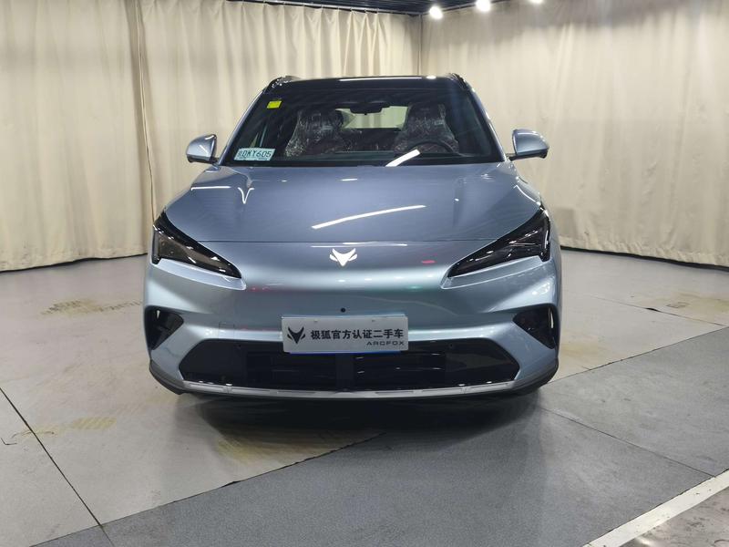 BAIC Arcfox Alpha T5, 2026 — фото 2 из 12