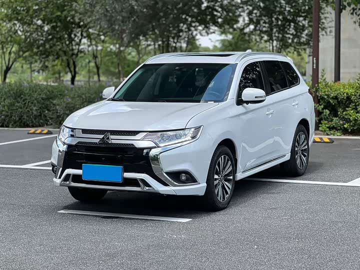 Mitsubishi Outlander, 2021 — купить в Казани под ключ