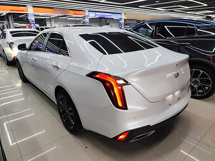 Cadillac CT4, 2023 — фото 5 из 9