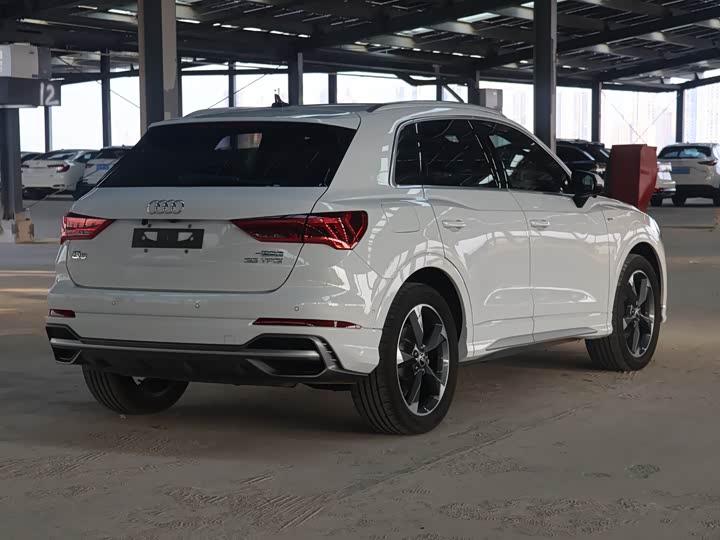 Audi Q3, 2023 — фото 5 из 9