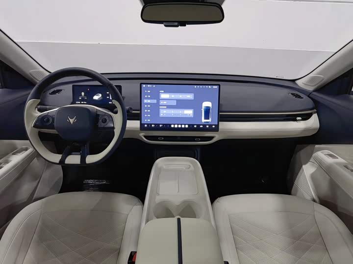 BAIC Arcfox T1, 2025 — фото 5 из 9
