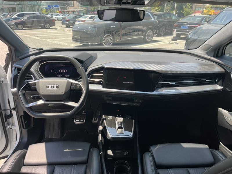 Audi Q4 e-tron, 2024 — фото 7 из 12