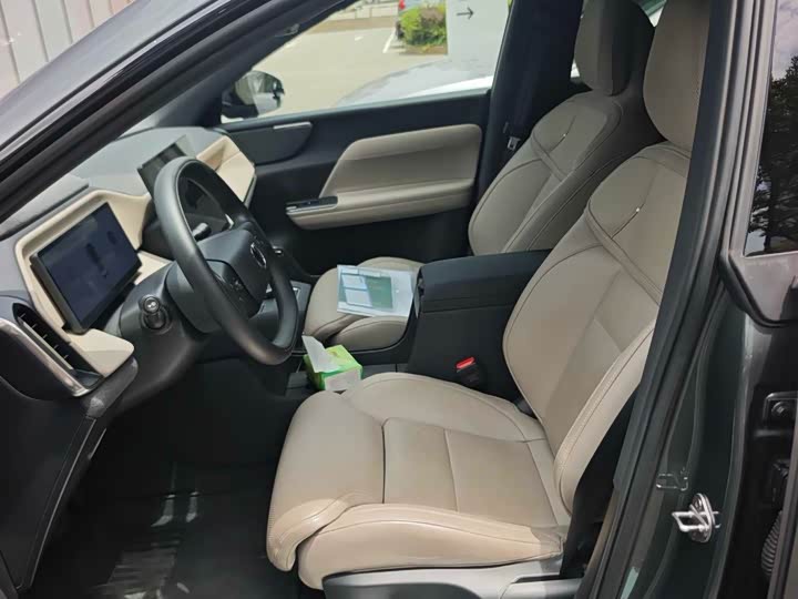 Volvo XC70 Hybrid, 2025 — фото 7 из 9