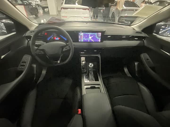 Roewe i5, 2022 — фото 8 из 9