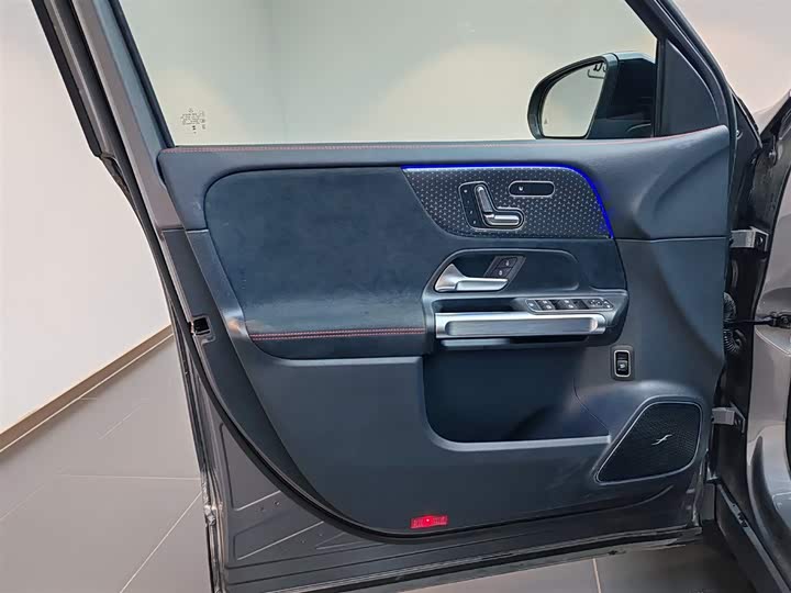 Mercedes-Benz GLB-Class AMG, 2025 — фото 9 из 9