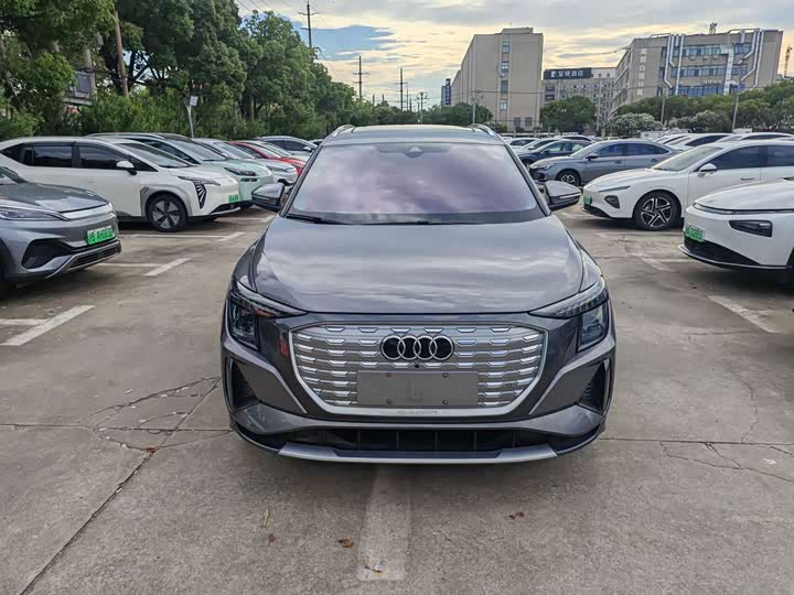 Audi Q5 e-tron, 2024 — фото 2 из 9