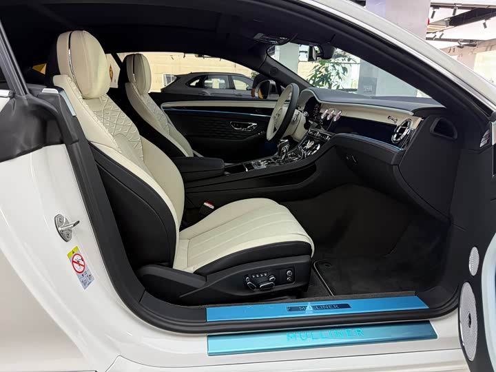 Bentley Continental GT Hybrid, 2025 — фото 9 из 12