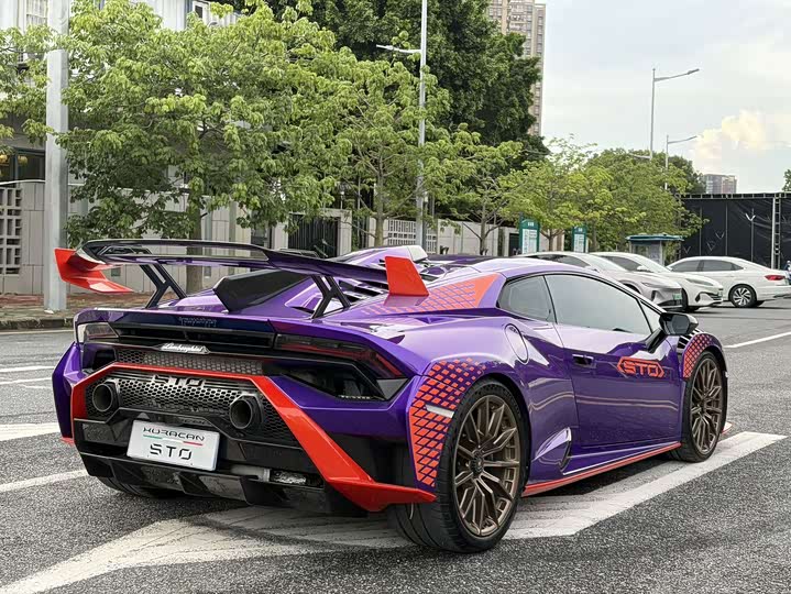 Lamborghini Huracán, 2023 — фото 7 из 9