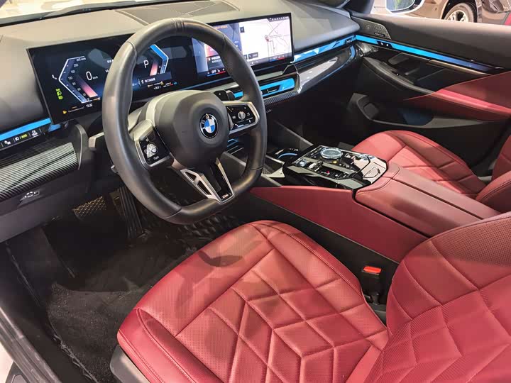 BMW 5 Series, 2024 — фото 3 из 9