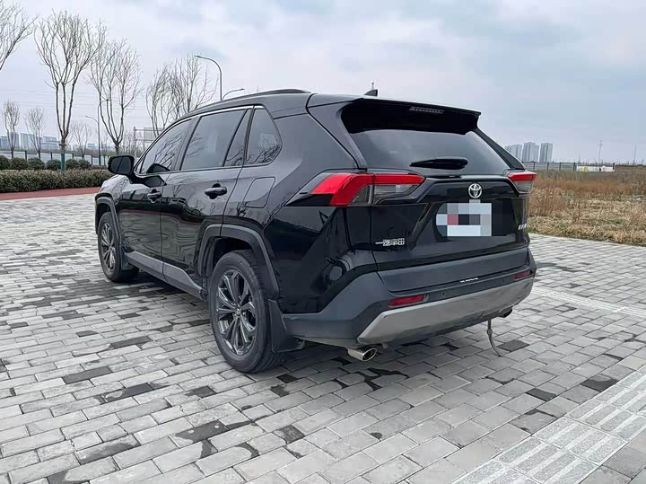 Toyota RAV4, 2023 — фото 9 из 9