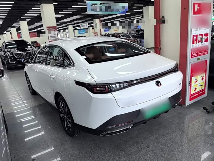 Changan Eado EV, 2026 — фото 5 из 9
