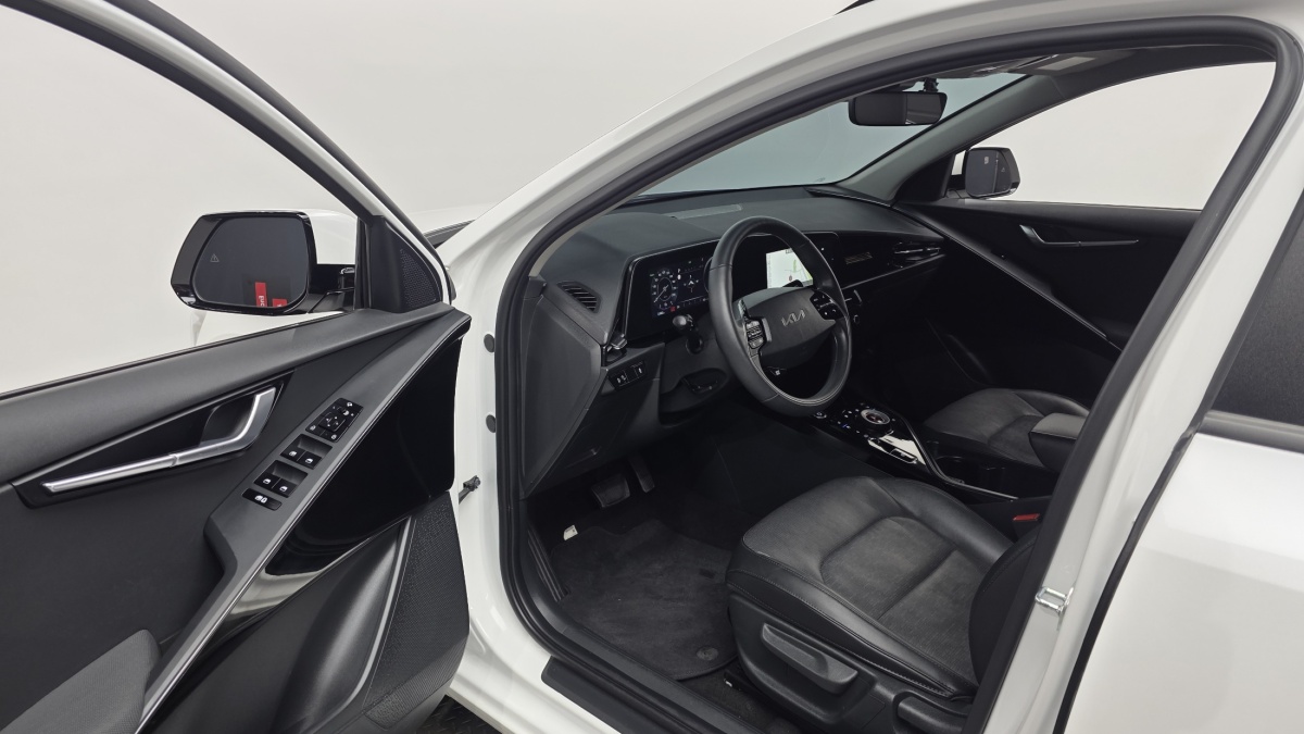 Kia Niro, 2022 — фото 10 из 12