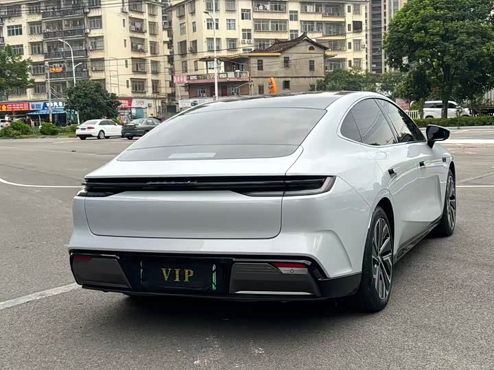 Geely Galaxy E8, 2024 — фото 9 из 9