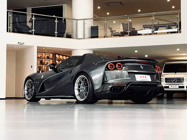 Ferrari 812, 2022 — фото 3 из 9