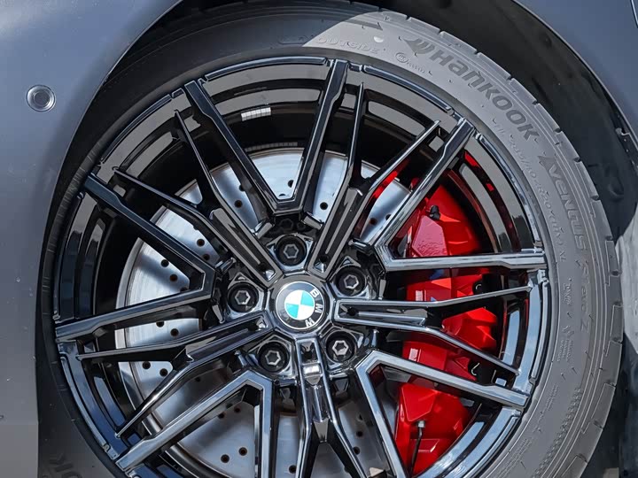 BMW M5 Hybrid, 2025 — фото 9 из 9