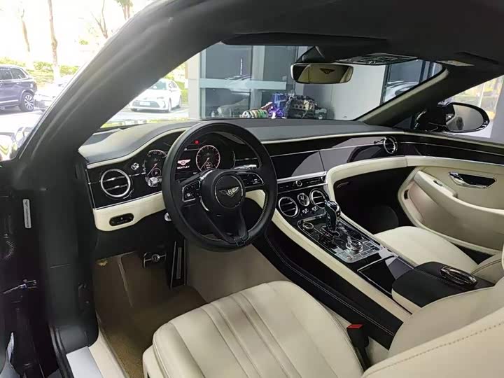 Bentley Continental GT, 2022 — фото 4 из 5