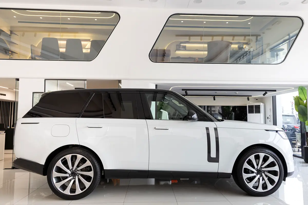 Land Rover Range Rover, 2026 — фото 7 из 10