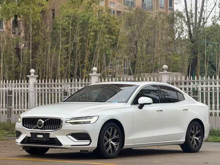Volvo S60, 2023 — купить в Санкт-Петербурге под ключ