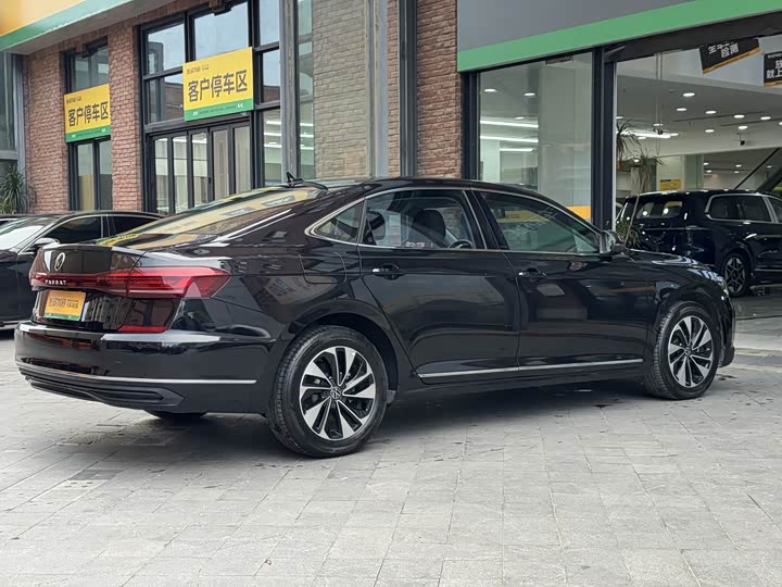 Volkswagen Passat, 2024 — фото 7 из 9