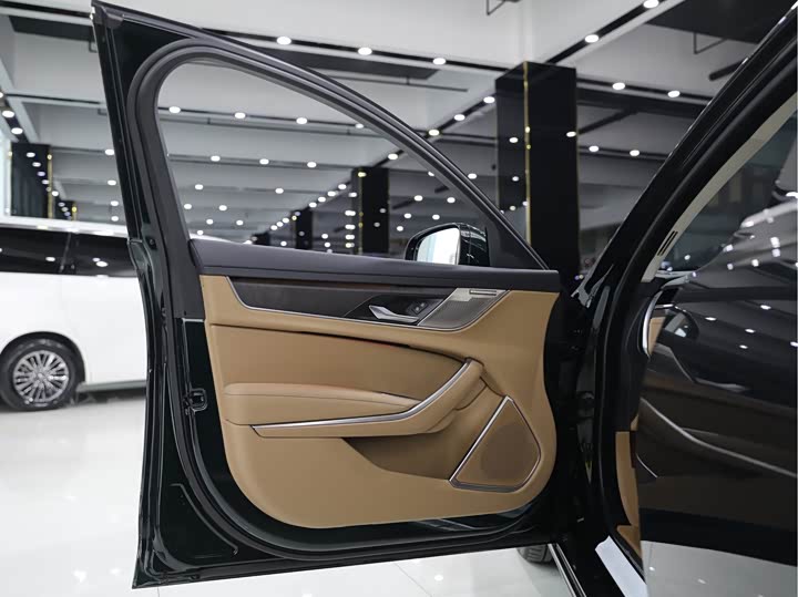 Jaguar XF L, 2024 — фото 6 из 9
