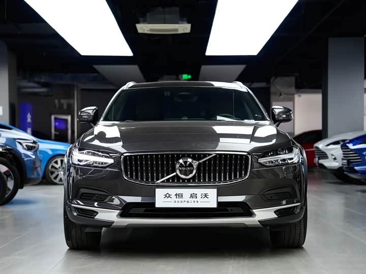Volvo V90, 2023 — фото 2 из 9