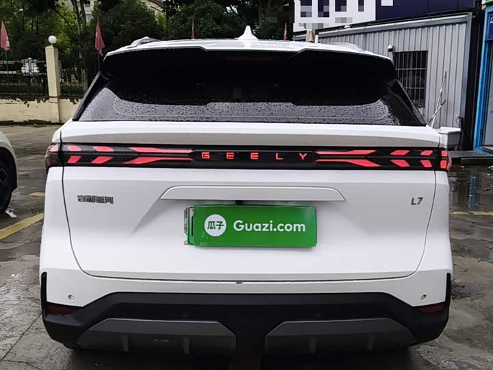 Geely Galaxy L7, 2024 — фото 6 из 9