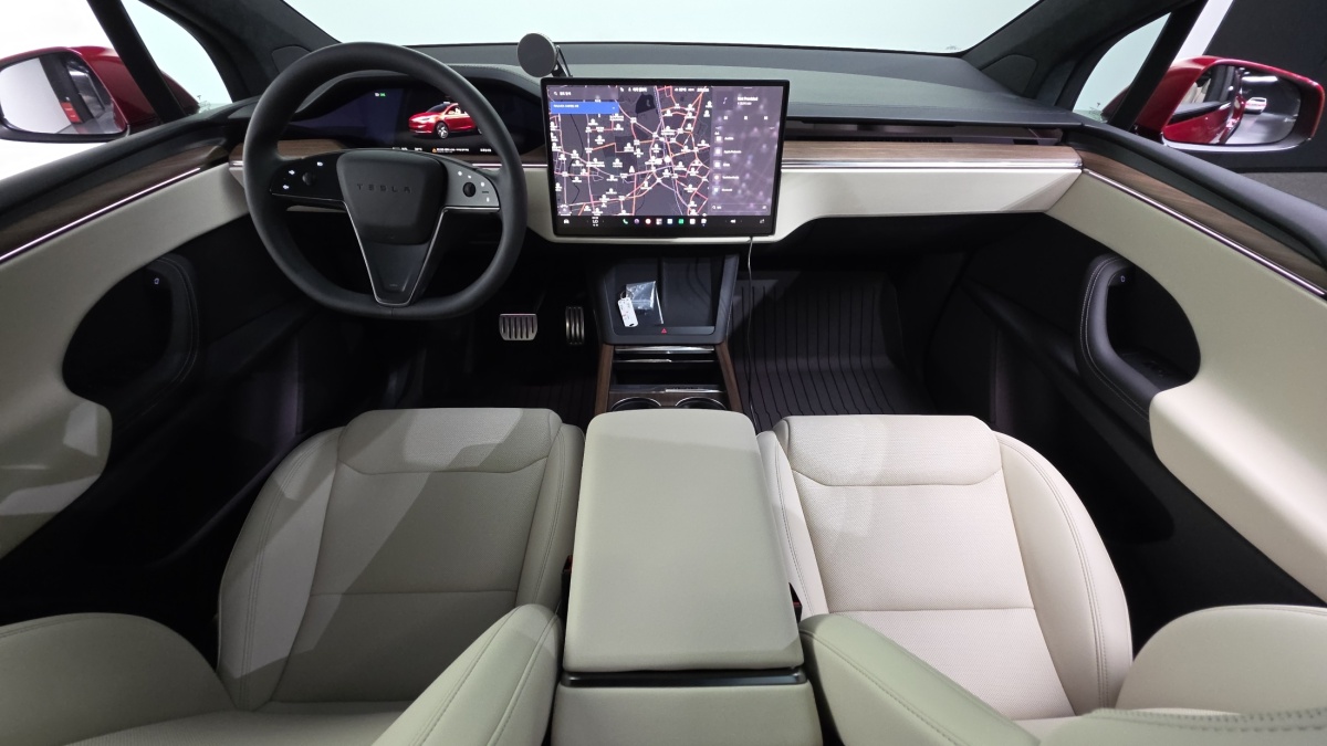 Tesla Model X, 2025 — фото 6 из 12
