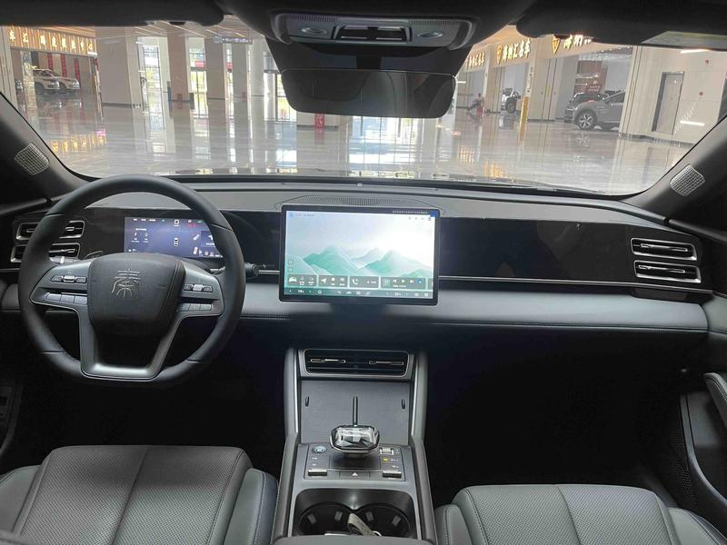 BYD Qin L, 2025 — фото 7 из 12