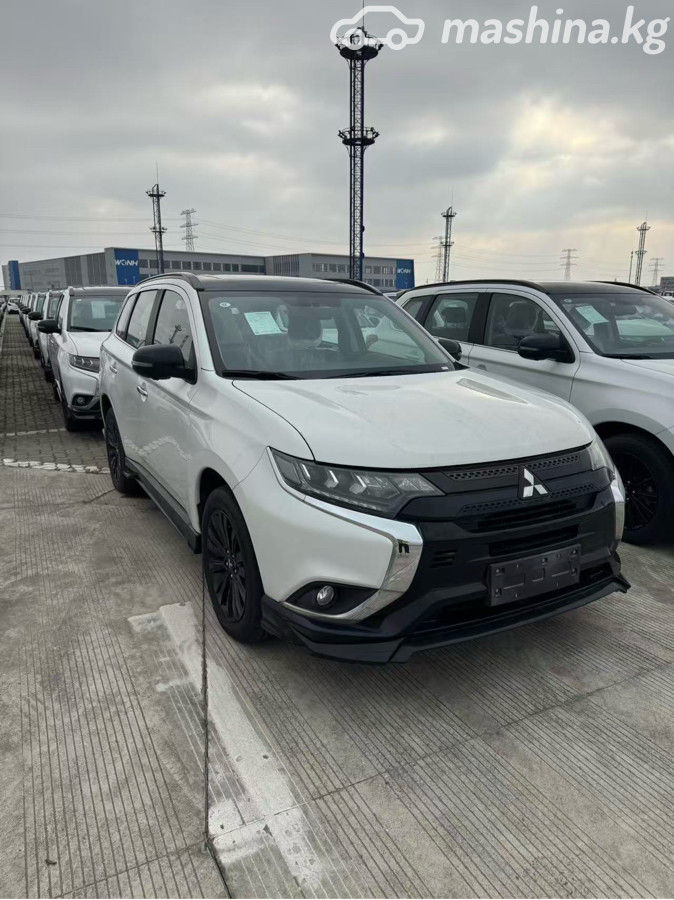 Mitsubishi Outlander, 2022