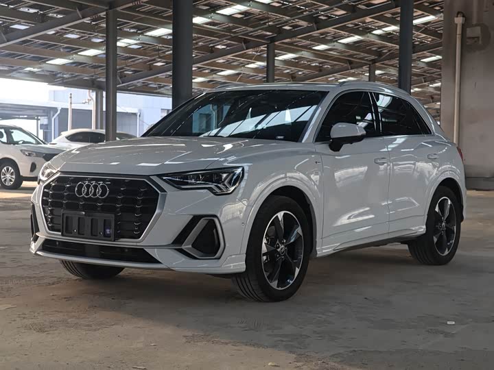 Audi Q3, 2023 — купить в Курске под ключ