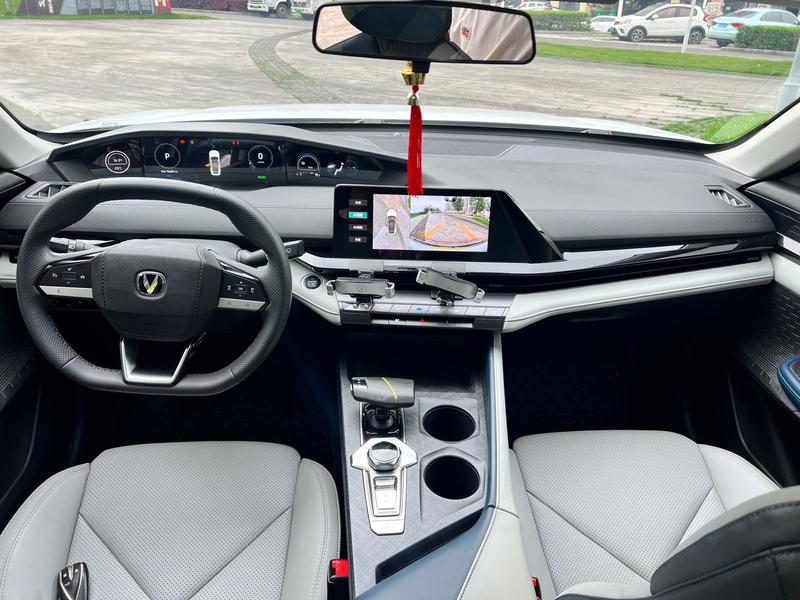 Changan UNI-V Hybrid, 2022 — фото 9 из 12
