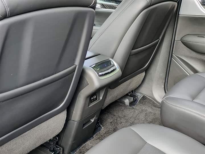 Cadillac XT6, 2024 — фото 9 из 9